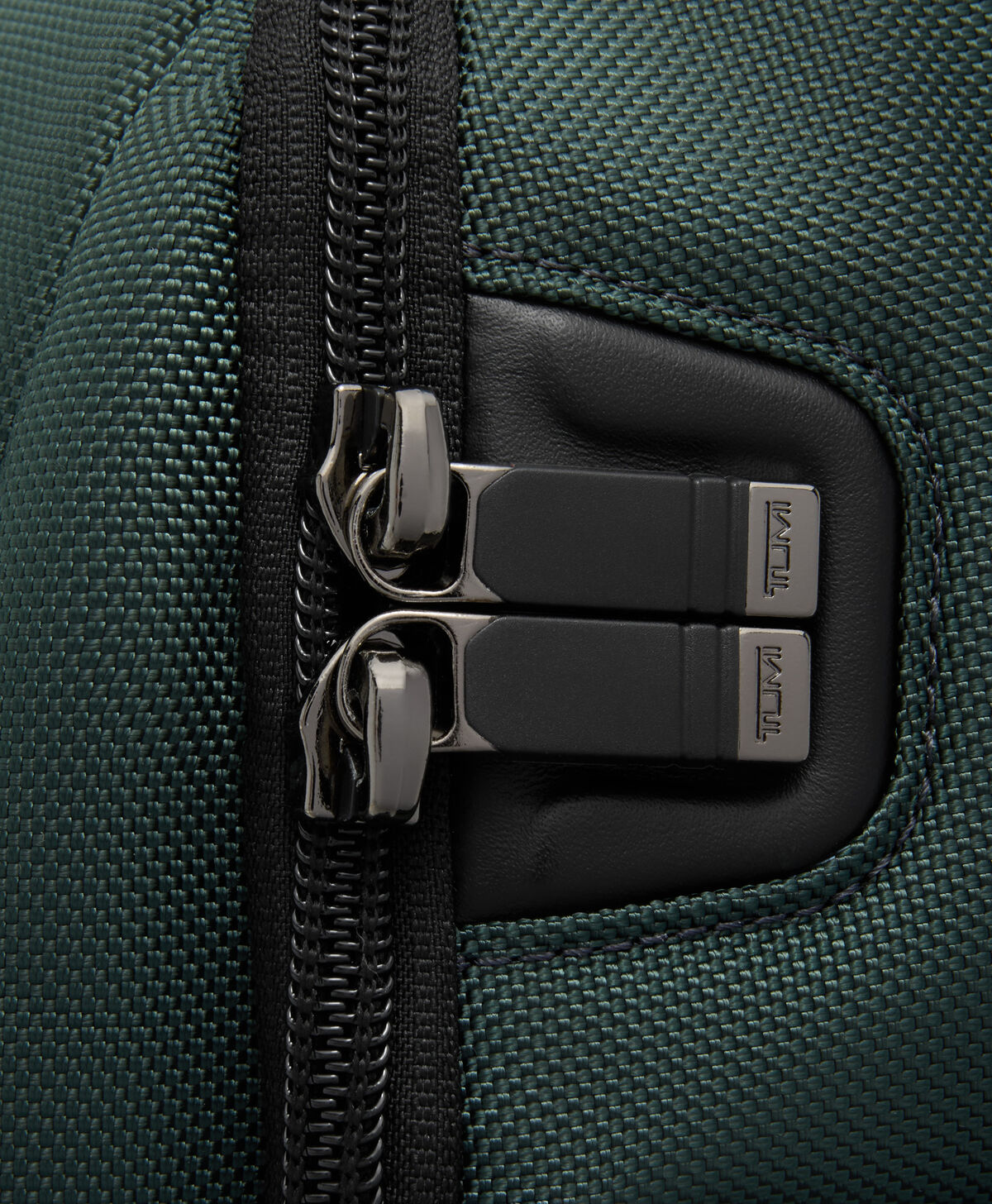 ALPHA Tumi Brief Pack