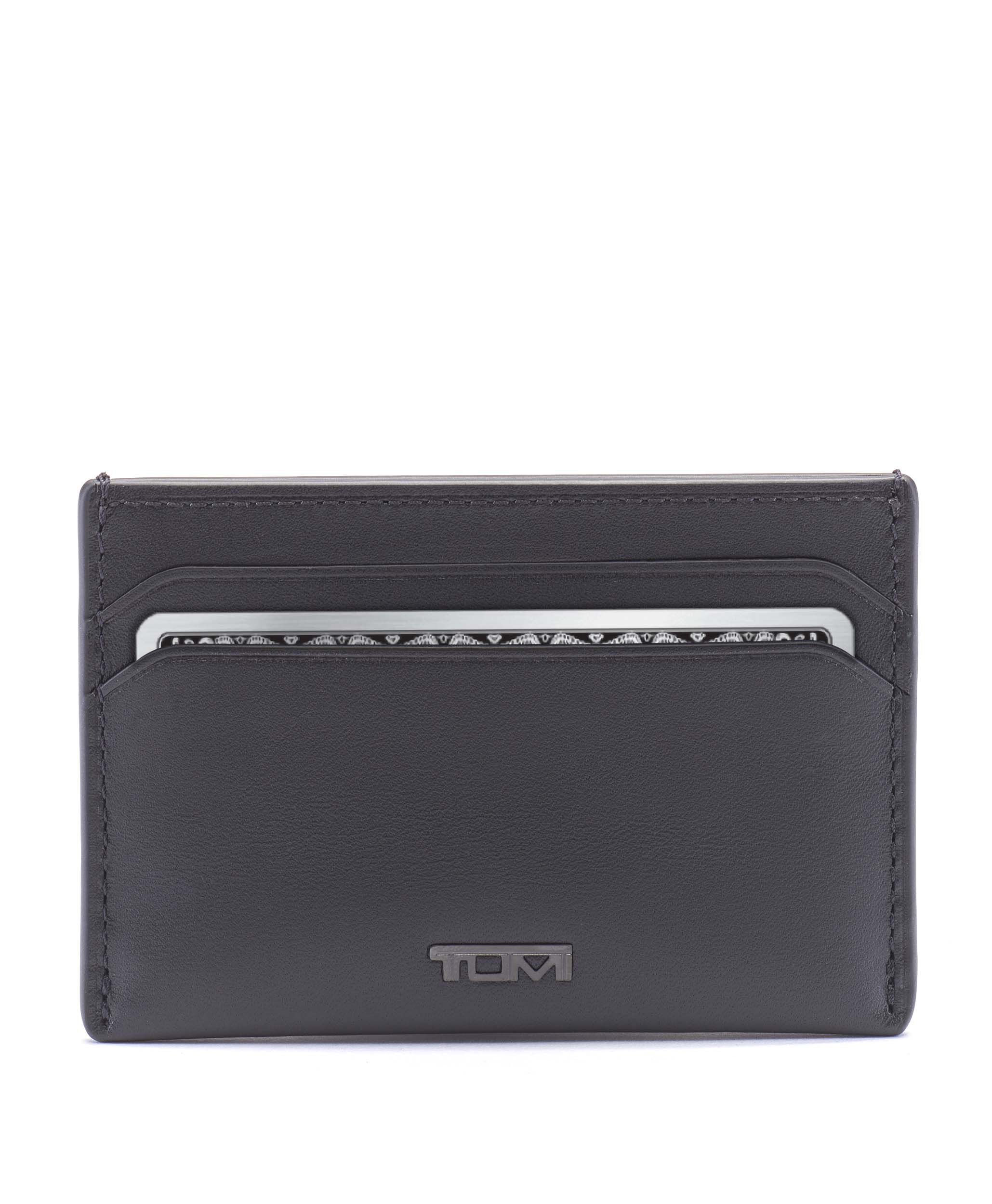 Tumi nassau shop