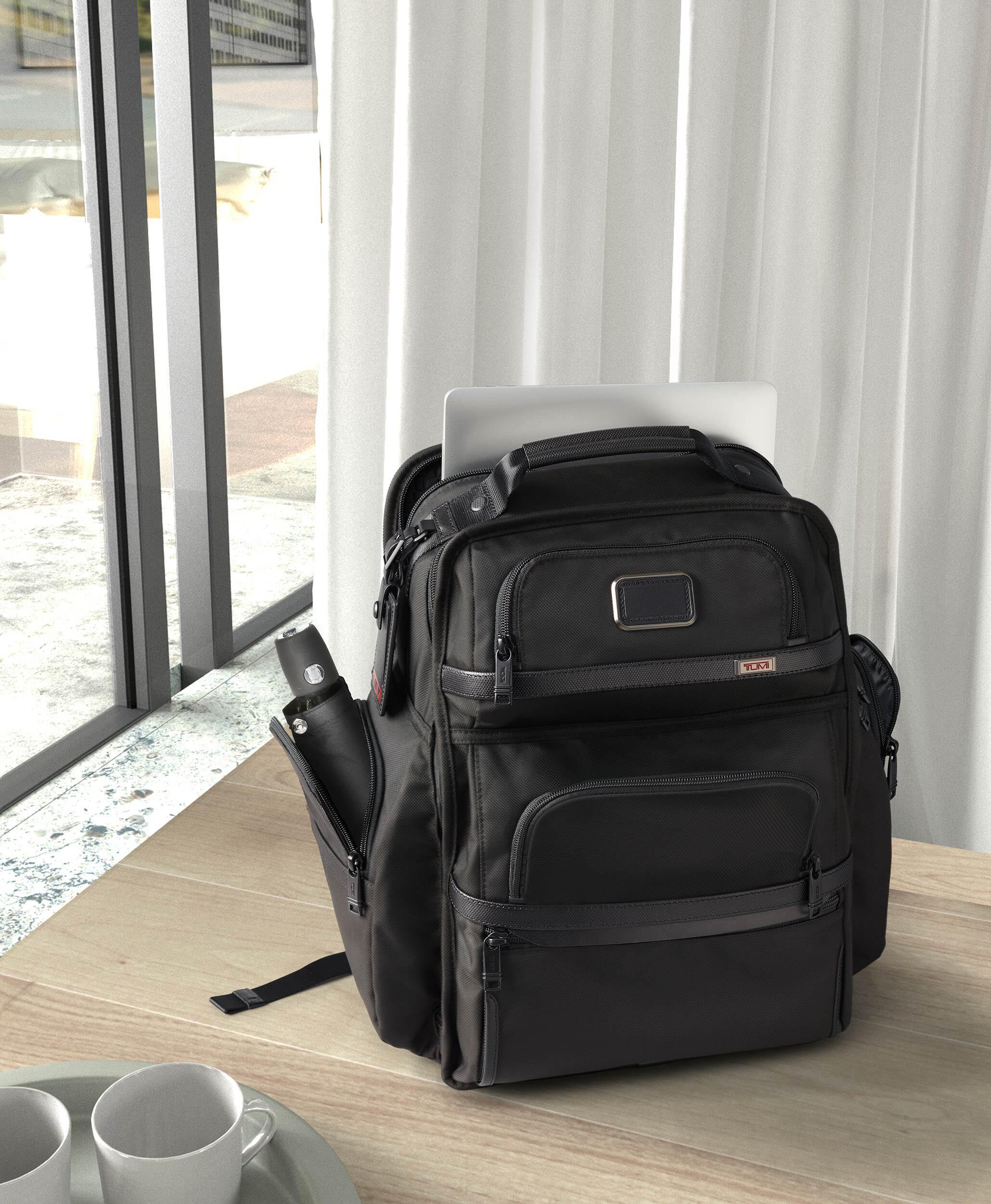 tumi alpha 3 brief pack