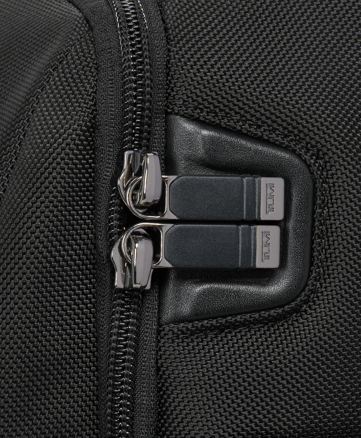 Alpha Medium 15" Expandable Briefcase